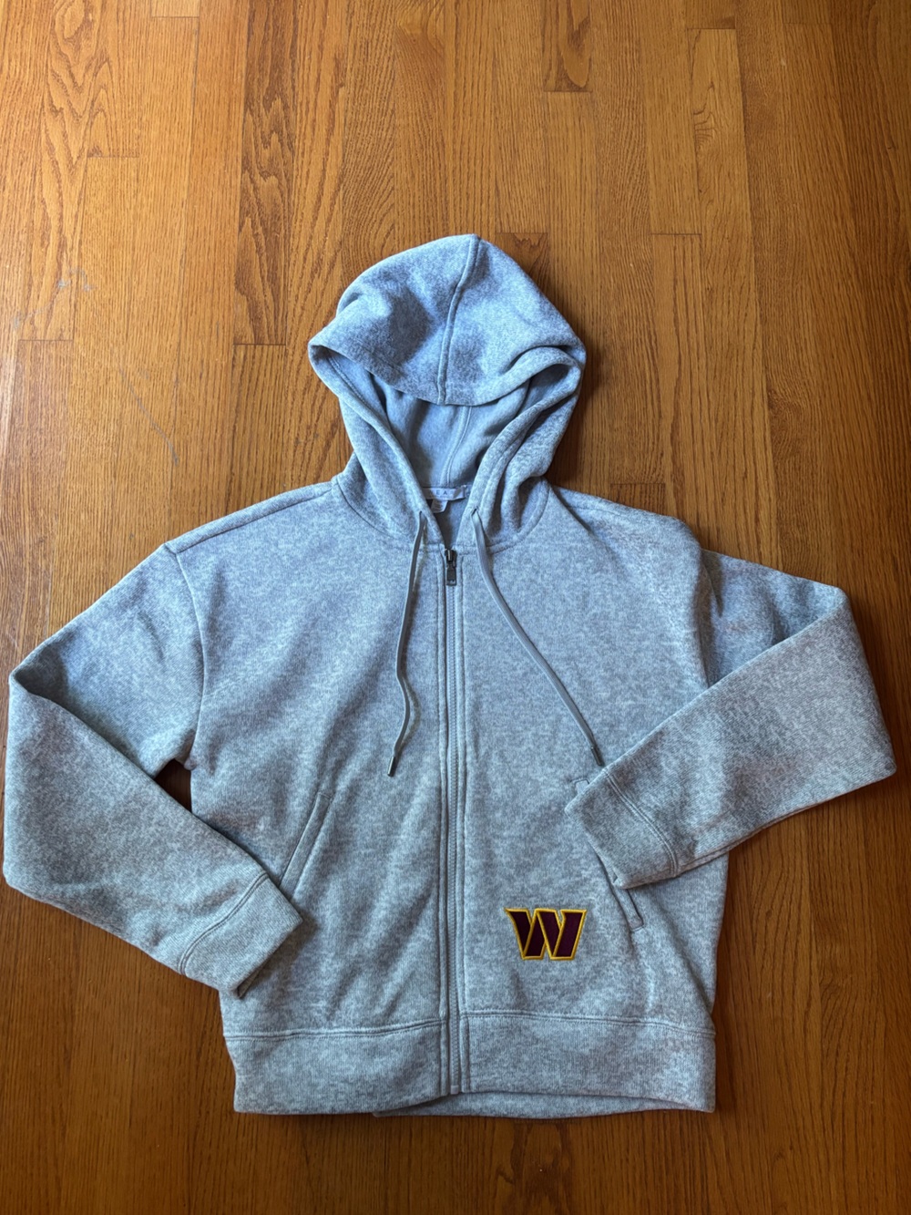 ERIN Andrews, WEAR Washington commanders zip up hoodie, jacket, large